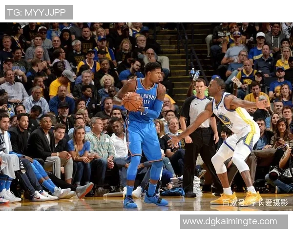 勇士与雷霆激战正酣2月7日精彩对决引发球迷热议 勇士与雷霆激战正酣2月7日精彩对决引发球迷热议