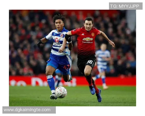 曼联对雷丁精彩对决直播信号全程跟踪与分析