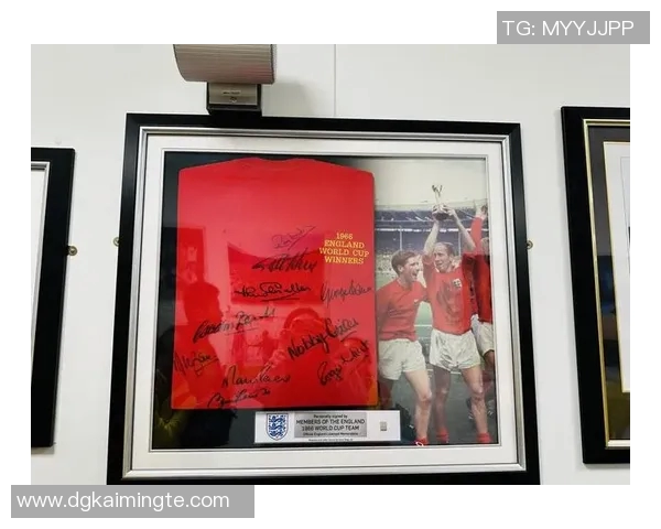 欧冠决赛场地风波温布利草坪质量引发球员集体不满与吐槽