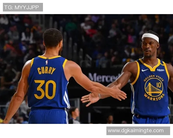 湖人勇士季后赛对决回顾与展望球队荣誉与球员表现的精彩瞬间