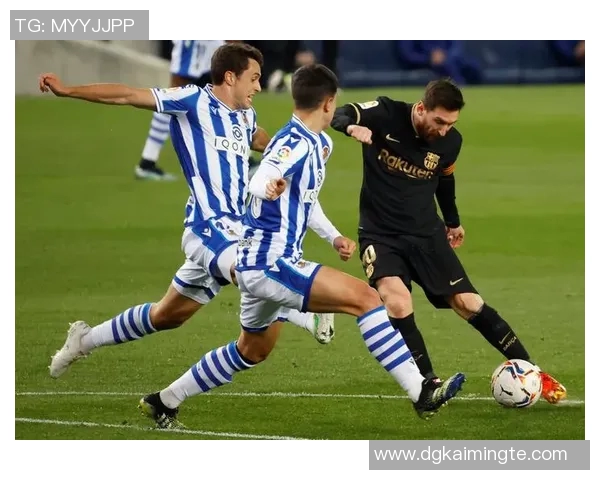 皇家君主与萨克拉门托的激烈对决揭示了足球的魅力与竞争精神