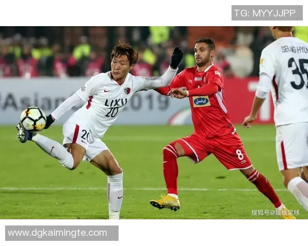 长崎航海与新泻天鹅的激烈对决与精彩瞬间回顾 长崎航海与新泻天鹅的激烈对决与精彩瞬间回顾