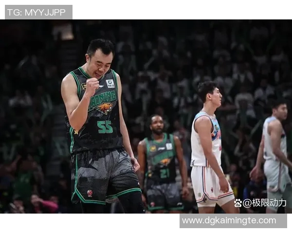 CBA精彩回顾辽宁队与同曦队激战集锦展现篮球魅力与精彩瞬间