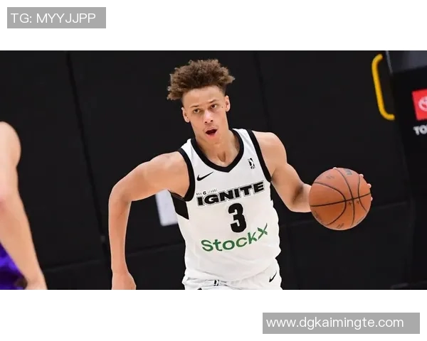 戴森丹尼尔斯的崛起之路:从青涩少年到篮球新星的奋斗历程 戴森丹尼尔斯的崛起之路:从青涩少年到篮球新星的奋斗历程